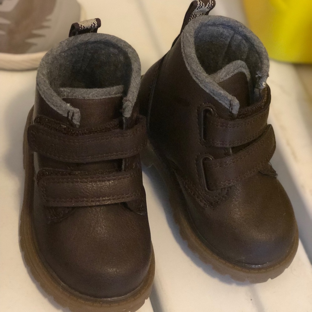 Cater boots